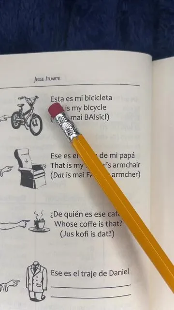 Este libro te va ayudar mucho con el inglés y lo mejor de todo que trae su pronunciación #ingles #aprenderingles #libro #idiomas #foryoupage 