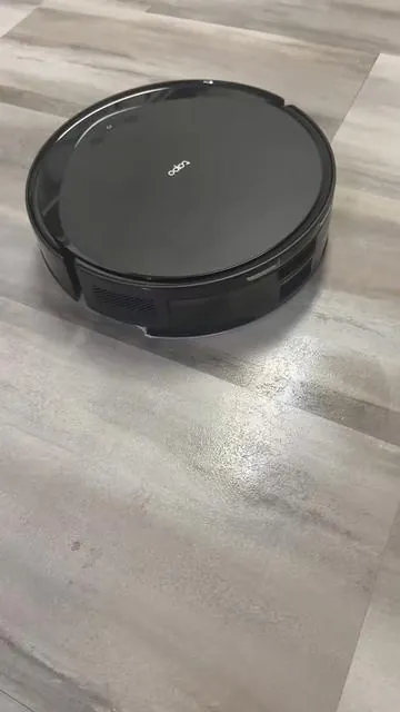 "¿Cansado de barrer todos los días?" Tapo RV20 Max Plus en acción.  "Este robot hace todo por ti: aspira, friega y hasta se vacía solo." - Beneficios (10-20s): i Con 5300Pa de succión, navegación LiDAR y compatibilidad con Alexa y Google Home, tu casa queda impecable sin esfuerzo." Haz tu vida más fácil hoy. Dale click y llévate el Tapo RV20 Max Plus." #RobotAspiradora #CasaLimpia #Tecnología #HogarInteligente #TapoRV20     