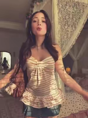 this top is so cutieeeee omg 🤭🤭