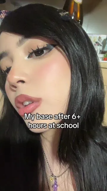 I actually love this foundation!! They made a new formula :)) Ignore my eyebags 😓 #fyp #makeup #foundation #esteelauder #makeuptutorial 