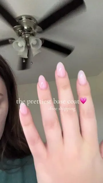 The shade is 1352 if you’re wondering!! #nails #gelnails #nailsathome #gelxnails #diynails 