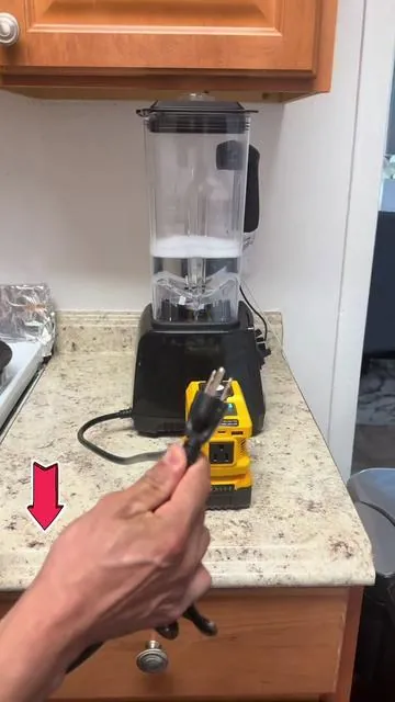 power inverter #powerinverter #inversor #generador #dewalttools #dewalt