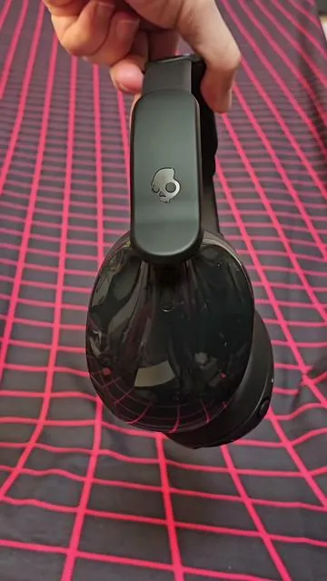 sleek design #tiktokmademebuyit #music #headphones #design 