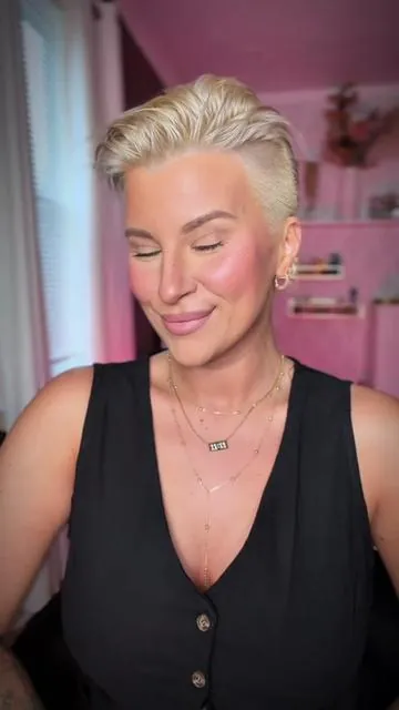 How I turn my platinum undercut pixie into a pompadour. Short hair can go flat fast, so the trick is knowing where to create lift and where to leave it alone. Everything I used is linked in the orange shopping cart except the hairspray, which isn’t available to link right now. If you’ve got a pixie and want volume in the front… this technique makes a huge difference. #shorthair #pixiehair #pompadourhairstyle #shorthairtutorial 