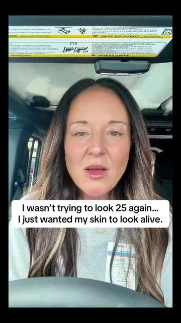 I almost didn’t post that graduation photo. Not because of wrinkles… but because my skin just looked tired. For years I was spending hundreds on skincare that wasn’t doing anything. What I didn’t realize is that aging skin isn’t always about creams — sometimes it’s about what’s happening inside your cells. Once I started focusing on that, everything changed. If you’re curious what I started doing differently, it’s linked here so you can read about it yourself. 🤍 #over40skincare #matureskin #busymomlife #antiagingskincareroutine #tiredeyes @Cata-Kor USA @catakor
