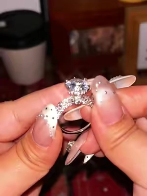 It's so shining✨✨ #weddingring#travelring#sterlingsilverjewelry#sterlingsilverring#cubiczirconia 