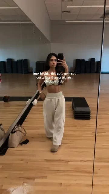 Look good means feel good remember that 😉😉 #gymset #workoutset #gymclothes #cutegymclothes #pilatesoutfit