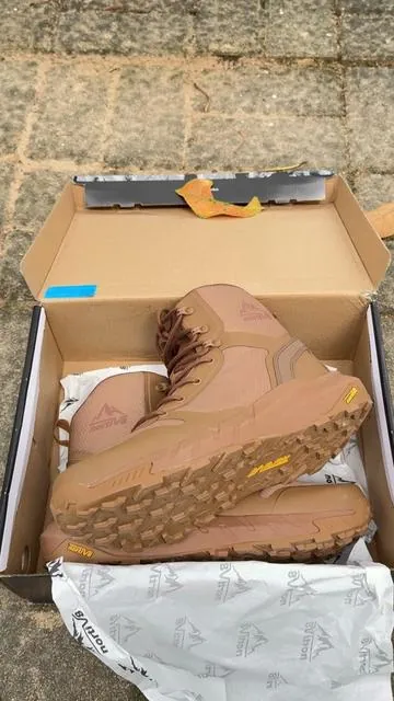 La suela es tan resistente que parece blindada#nortiv8 #TiktokshopStockUp #N8 #fyp #tacticalboots #boots