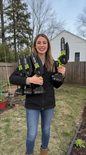 If you have a yard, you're going to want to see this. #BRANCHCUTTING #OUTDOORGEAR #PRUNINGSAW #TOOLREVIEW #seesesuperbrandday 