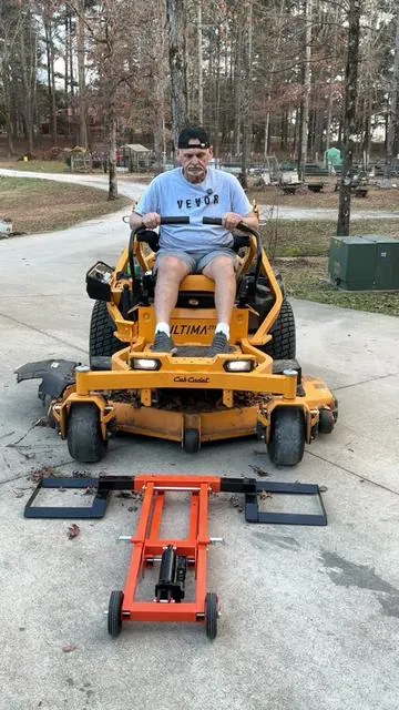 VEVOR Lawn Mower Lift with Hydraulic Jack, 500 Lbs Weight Capacity, Solid Carbon Steel Lawn Mower Lift, Adjustable Movable Lawn Lifter for Riding Tractors and Zero Turn Lawn Mowers, Orange ##tiktokshopspringglowup##vevorsuperbrandday##lift##mowerlift##jack