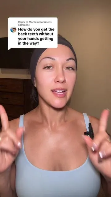 Replying to @Marcela Caramel  How to floss your back teeth and why  this black expanding string floss is superior  #flossing101 #howtofloss #flosstutorial  @BURST Oral Care 