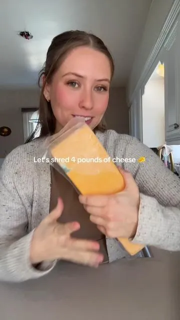 Let’s shred some cheese!! Ft, the moldy cheese I found in the back of my fridge 🥴
