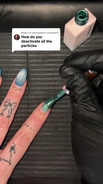 Replying to @sierraeeee Hope this helps!🫶 🔍How to deactivate the particles in cat eye gel polish 