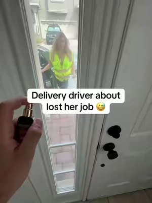 She didn’t want to leave 😅🤷 #bellavita #menscologne #mensfragrance #perfume #perfumetiktok 