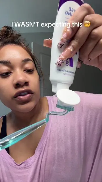 this SURPRISED me 😳 @Ceelike_us @MS-DRWIKEY #teethwhitening #purpletoothpaste #oralcare #smileroutine #teethtok 