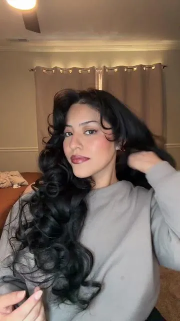 Waking up to telenovela hair👏💗 #heatlesshair #heatlessblowout #telenovelas 