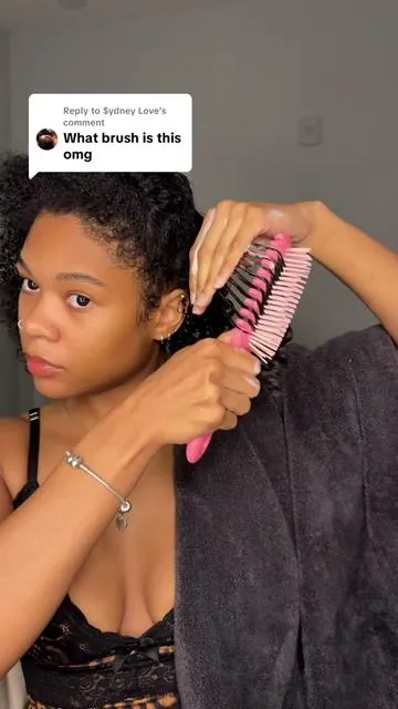 Replying to @$ydney Love it’s the unbrush curl brush!! @FHI HEAT  #unbrush #curlyhair #curlyhairroutine #blackgirlhair #washandgo 