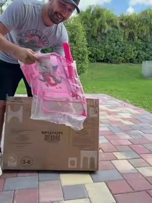 This Kids Outdoor Table comes with an umbrella and two chairs and it is so cute #kidspicnictable #kidschairsandtables #kidstoy #tiktokshopcreatorpicks 