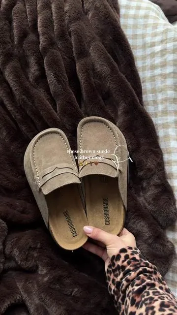 cushionaire did their big one with these suede loafer clogs 🤍 these are perfect for spring @Cushionaire #suedeshoes #suedeloafers #loafers #cushionaire #clogshoes 