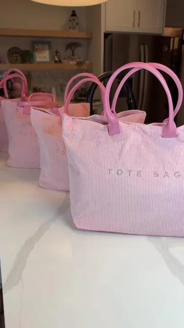 Use this cute tote bag as an Easter basket for teen girls and they can keep using it for school, the gym, or everyday life.  #easterbasketideas #teenagegirlgifts #totebagstyle #tiktokshopfinds #giftideasforher