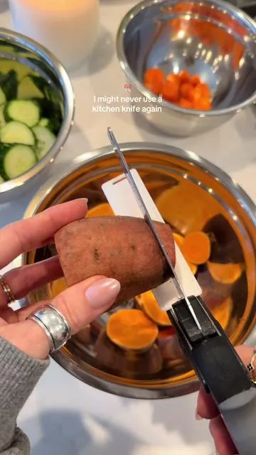 why didn’t I know about this sooner?the kitchen shears, crazy sharp knife and cutting board combo that makes prepping and chopping everything from fruits and vegetables to meats, so much easier! #kitchenknife #kitchenscissors #mealprep #KitchenHacks #kitchenessentials 