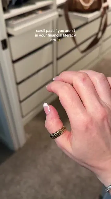 it’s giving luxury look but not luxury cost ✨💕 @Koepovk Outpost #smartring #wearabletech #sleeptracker #jewelrytiktok #fitnesstracker  Smart ring for women, r09 smart ring, Q ring, wellness tracker, fitness tracker, gym girls 