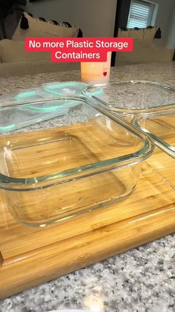 I finally switched from plastic containers and random butter tubs to a proper glass food storage set and my fridge already looks so much better. Glass doesn’t stain, it doesn’t hold onto odors, and these snap shut airtight so food stays fresher longer. The lids even have a vent if you’re storing hot food. If you’re trying to get your fridge organized, this eight-pack borosilicate glass set is a really good upgrade. They’re affordable and selling fast. I included the TikTok Shop link below to get yours now. #foodstoragecontainers #glassstoragecontainers #fridgeorganization #mealprepcontainers #kitchenmusthave  @AISOON OFFICIAL 