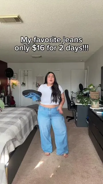 ‼️ This is not a drill ‼️ This is the cheapest I’ve ever seen my favorite Old Navy mid rise baggy wide leg jeans and for 2 days only! (3/9/26-3/10/26) #oldnavystyle #plussizestyle #size18 #momstyle #widelegjeans 