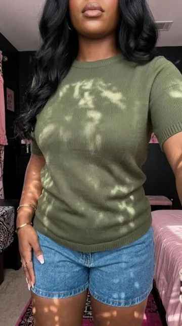 So cute #womenstop #ootd #shortsleeve #knitwear #ribbed 