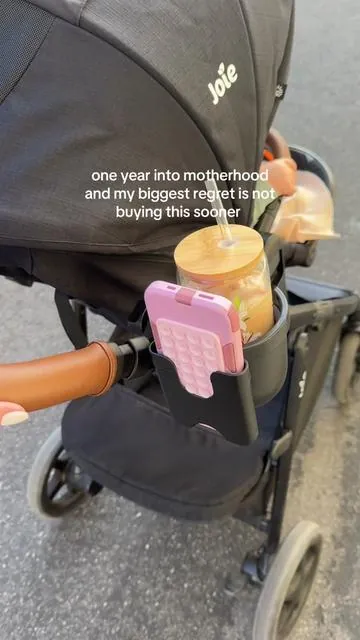 Why do $600+ strollers still come with the worst cup holders? This upgrade was a no brainer 🙌🏻 #babyregistrymusthaves #tts #babytravel 