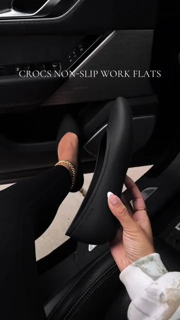 #crocs #workcrocs #nonslipcrocs 