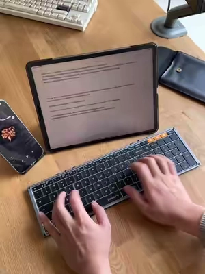 The travel keyboard I didn’t know I needed#tiktokshopfinds #portablekeyboard #workfromanywhere #TechGadgets #productivitytools 