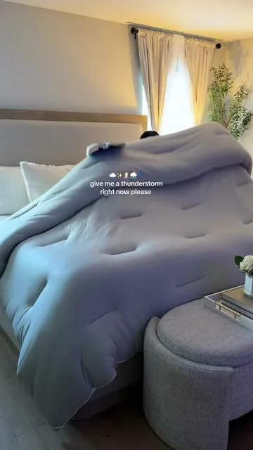 no cause this moody-gray marshmellow comforter may have solved all my problems 😴 it’s double-stuffed and extra fluffy ☁️☁️☁️ #mellowsleep #marshmellowcomforter #comforter #bedding #cozybedroom @Mellow Sleep 