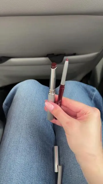 Beautiful lip combo from Clinique in the quick liner for lips and almost lipstick in the shade black honey @Clinique gorgeous #fyp #clinique #lipcombo #blackhoneylipstick #cliniquelipstick 