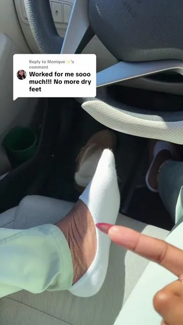 Replying to @Monique✨ #tiktokshopcreatorpicks #tiktokshopspringglowup #footsanitizerspray #footfungus 