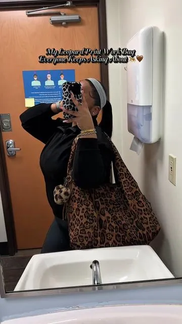 My girls kept asking about this bag so I had to show it 🐆🤎 the perfect leopard work bag.  • • • #leopard #leopardprint #totebag #totebagaesthetic #phlebotomist 