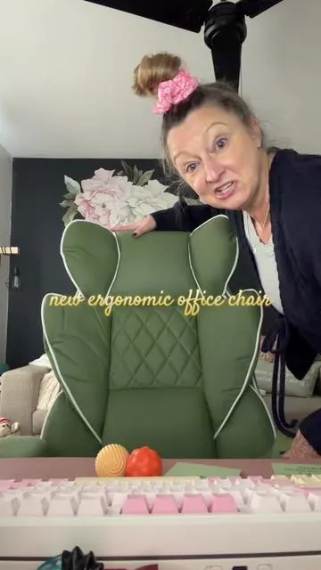 Office chair obsession over here 🤦🏼‍♀️ #softchaos #wfhlife #officechair #ergonomicchair #tiktokshopcreatorpicks 
