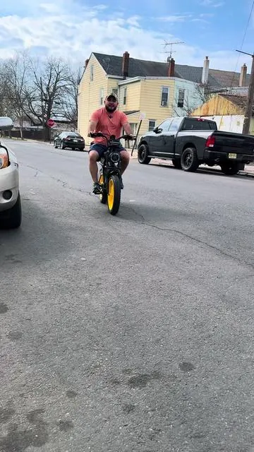 Está bicicleta eléctrica todo terreno cuenta con neumáticos de 20 pulgadas además con motor de 1500 watts#ebike#bike#electricbike#tiktokshop#creatorsearchinsights 