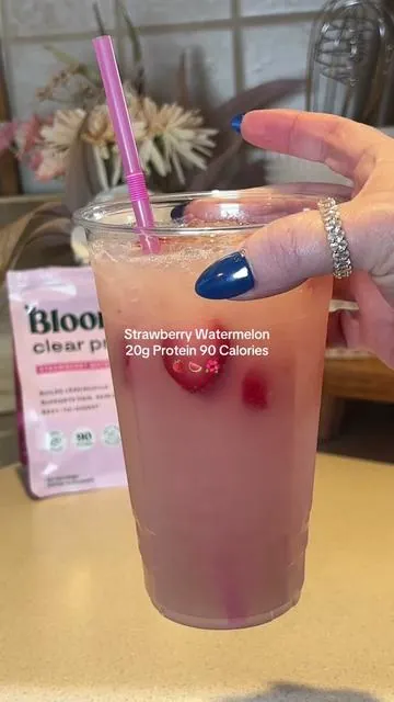 Your summer refresher should have protein. 🍓 🍉 #clearprotein #bloom #bloompartner #proteinhack #protein 