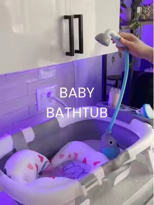 our little guy enjoyed his first bath 🥹🧸 #bathtub #bathtime #bathtimeroutine #babyroutine #babyessentials 