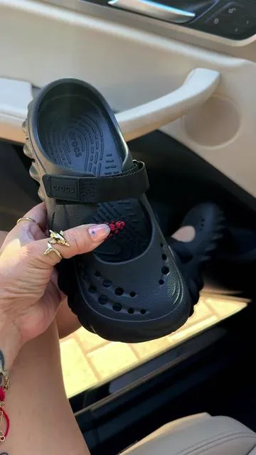 Need this in all the colors 🖤✨ #crocs #clogs #maryjanecrocs #shoestyle #tiktokshopfinds 
