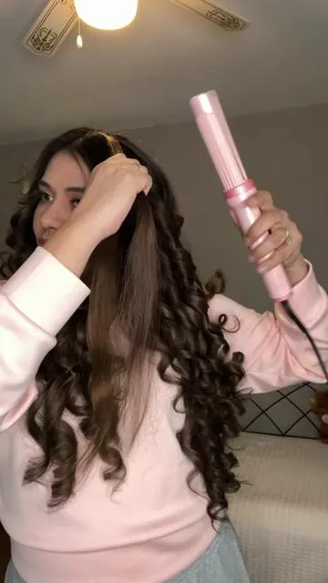 Esta 3 en 1 esta buenisima! Sirve para alaciar el cabello y para hacer rizos y ondas, bota aire frio lo cual sella la onda automáticamente y daña mucho menos el cabello y lo deja súper brilloso y manejable#forlifa #thermalbrush #ondasconplancha #planchadecabello #automaticcurlingiron 