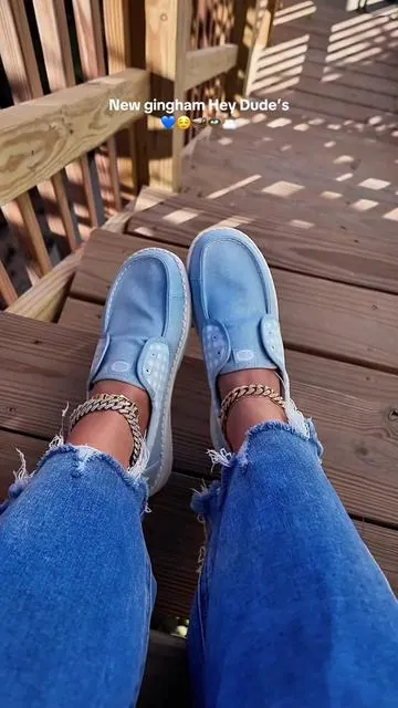 Gingham print hey dude Wendy’s 💙 #heydude #heydudewendys #womensheydudes #tiktokshopcreatorpicks #heydudeshoes @HeyDude 