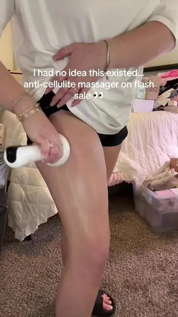 it literally sucks away ur cellulite  #cellulite #cuppingmassage #cellulitereduction #smoothskin #cellulitesucker 