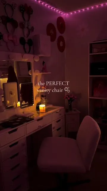 It’s so comfy and SO cute! 💗 #foryoupage #tiktokshop #vanitychair #fypシ 