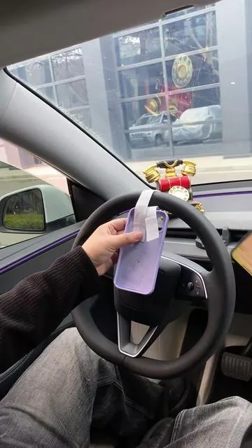 Strong Auti-Slip Magnetic Car phone Mount#phonemount #carphoneholder #magneticphoneholder #contentcreator #carphonemount 