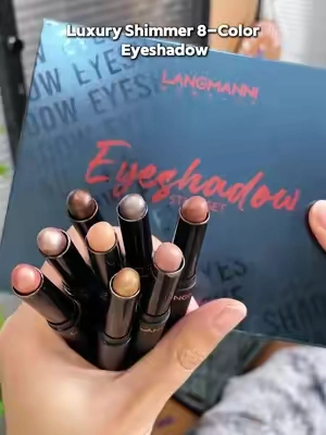 Rich, smooth, shimmering eyeshadow stick🫶🏻✨💗#eyeshadowstick #eyeshadow #foryoupage #makeup #tiktokmademebuyit 