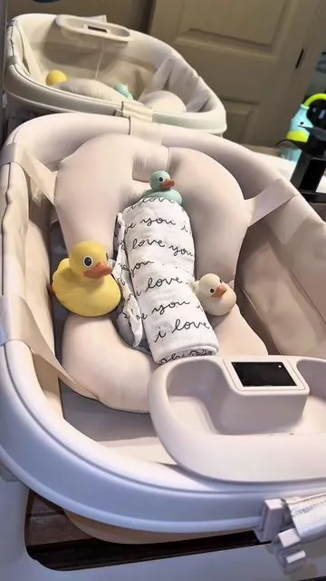 Upgraded my baby’s bath time routine🫧🛁🧴🧸#bathtime #babyitems #baby #fyp #babytok @Jool Baby