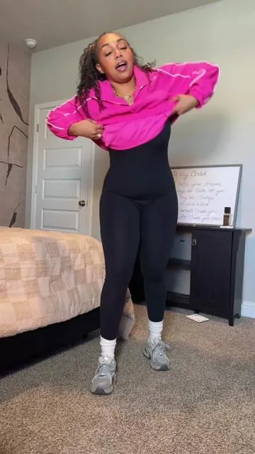Pullover Jacket #pulloverjacket #windbreakerjacket #womensjacket #tiktokshopcreatorpicks #tiktokshopspringglowup @Fisoew Fashion   …. Posted on 03/13/2026 pricing & promos were accurate at the time of posting but may vary. This is my personal experience.
