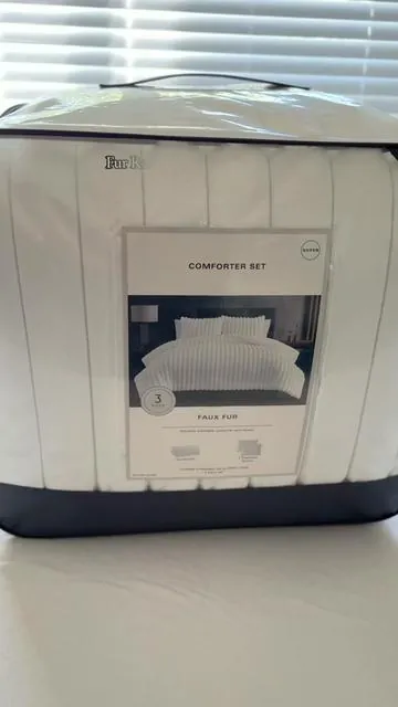 Hallmart Collectibles 3pc Comforter Set#comforterset #fauxfur#bedroommakeover#cozycomforterset #blanketlife